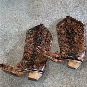 Corral boots